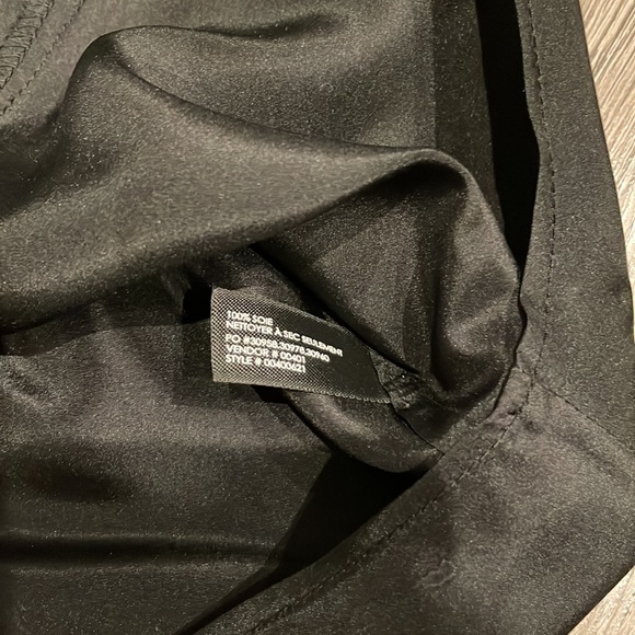 Club Monaco silk bow sleeveless blouse - XS - Picture 3 of 3